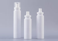 Butelki kosmetyczne z tworzywa sztucznego w kolorze białym z pompą opryskiwacza